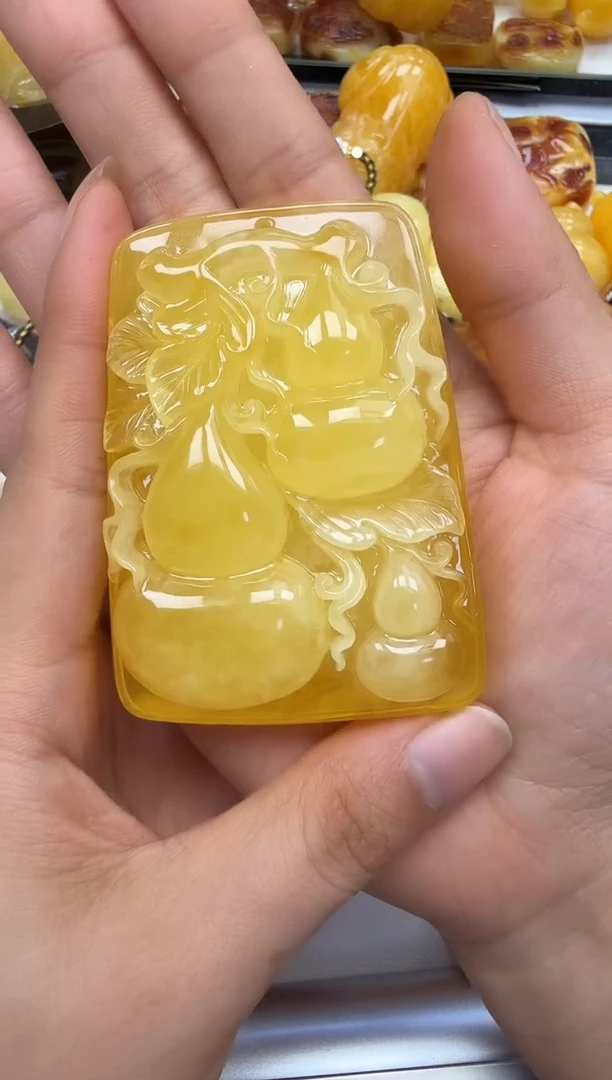 裸石琥珀未镶嵌如图