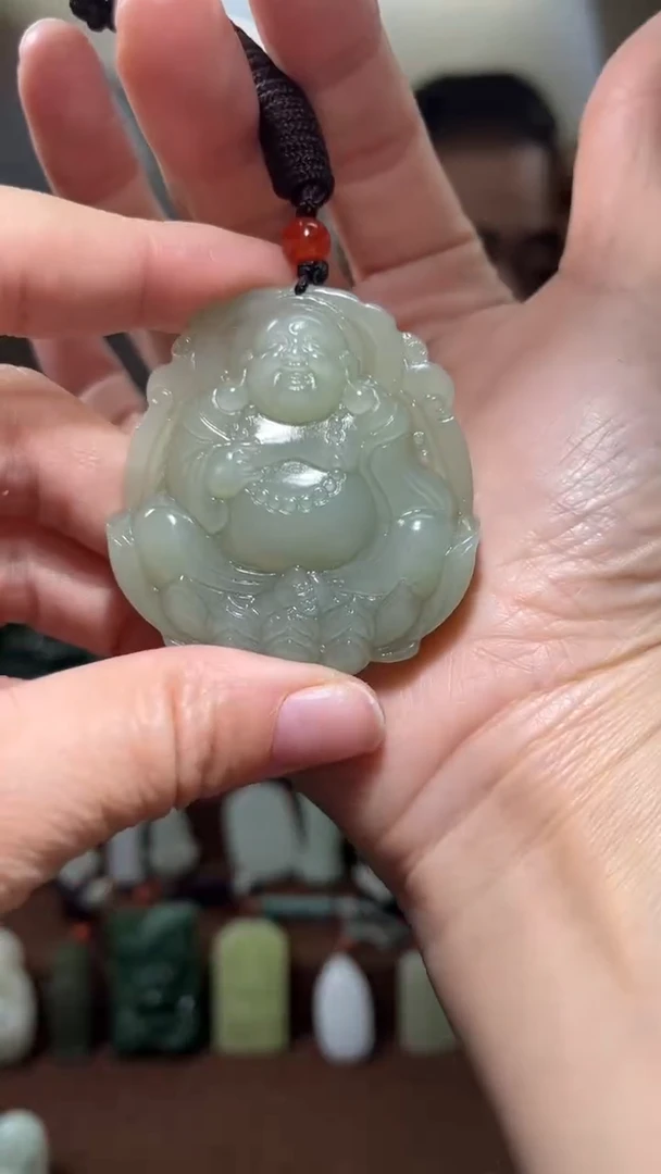 颈饰未镶嵌和田玉`