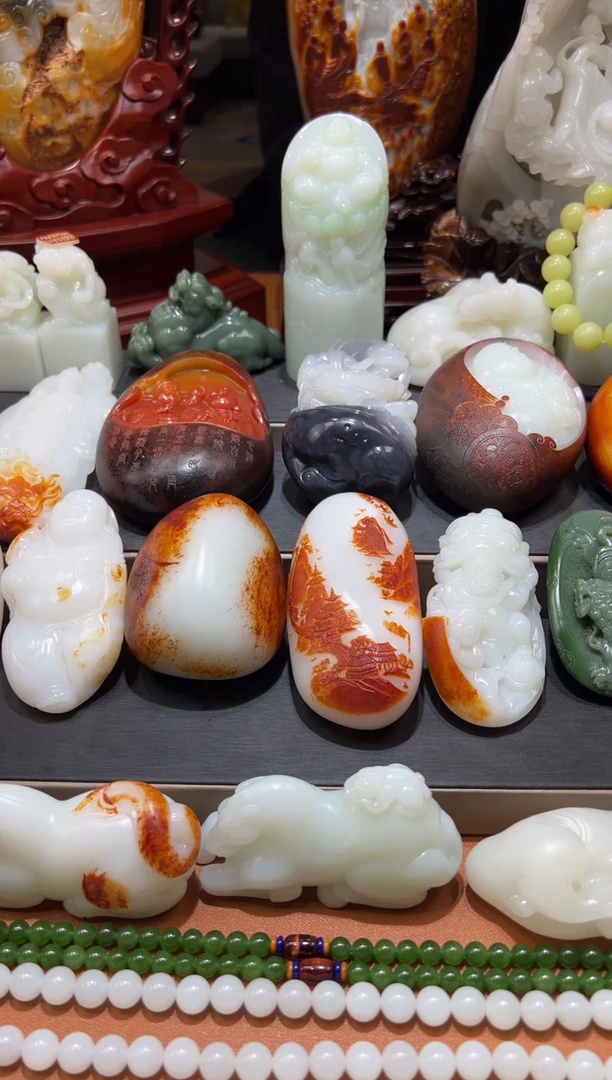 未镶嵌和田玉把件人**姐和田玉