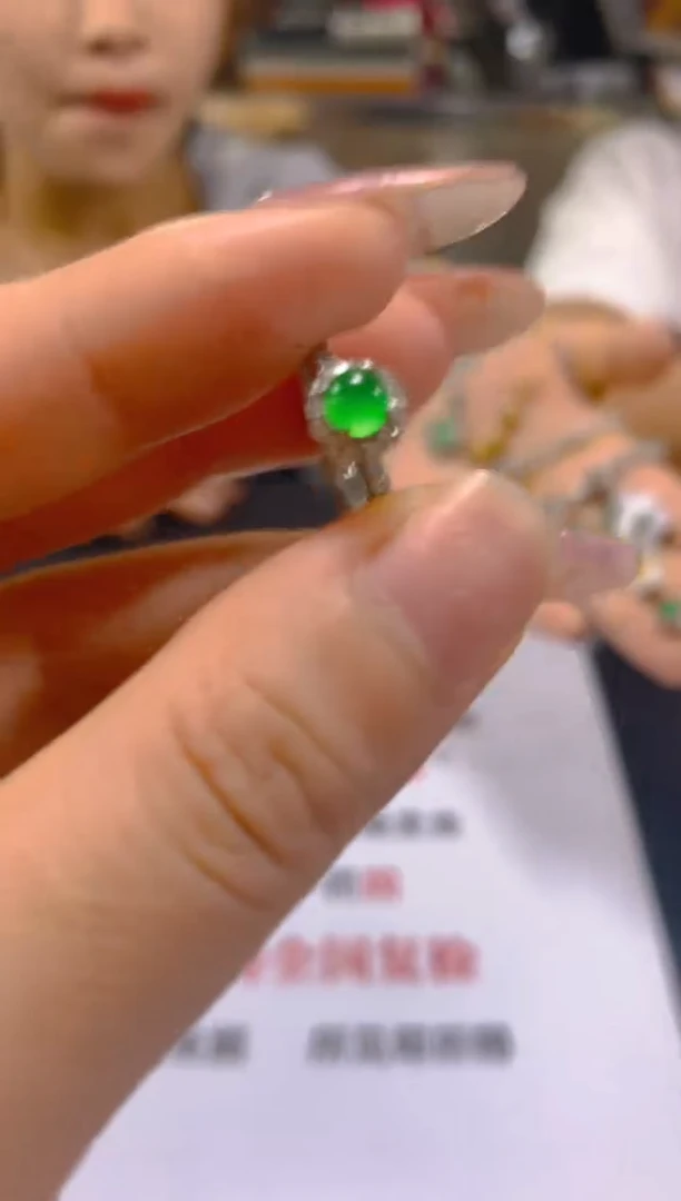翡翠戒指未镶嵌多样性发一