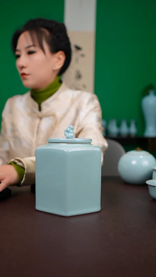 微瑕不完美茶叶罐一个