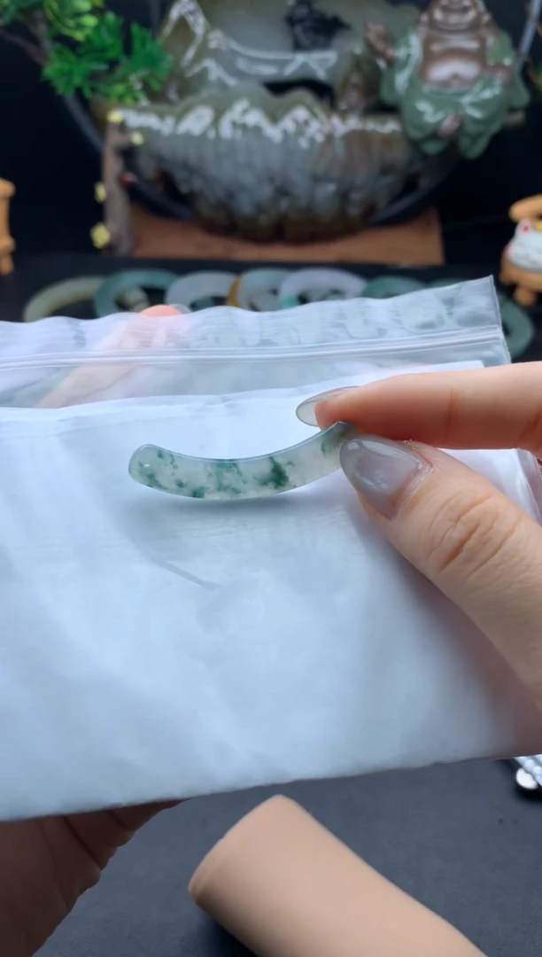 颈饰未镶嵌翡翠玉衡