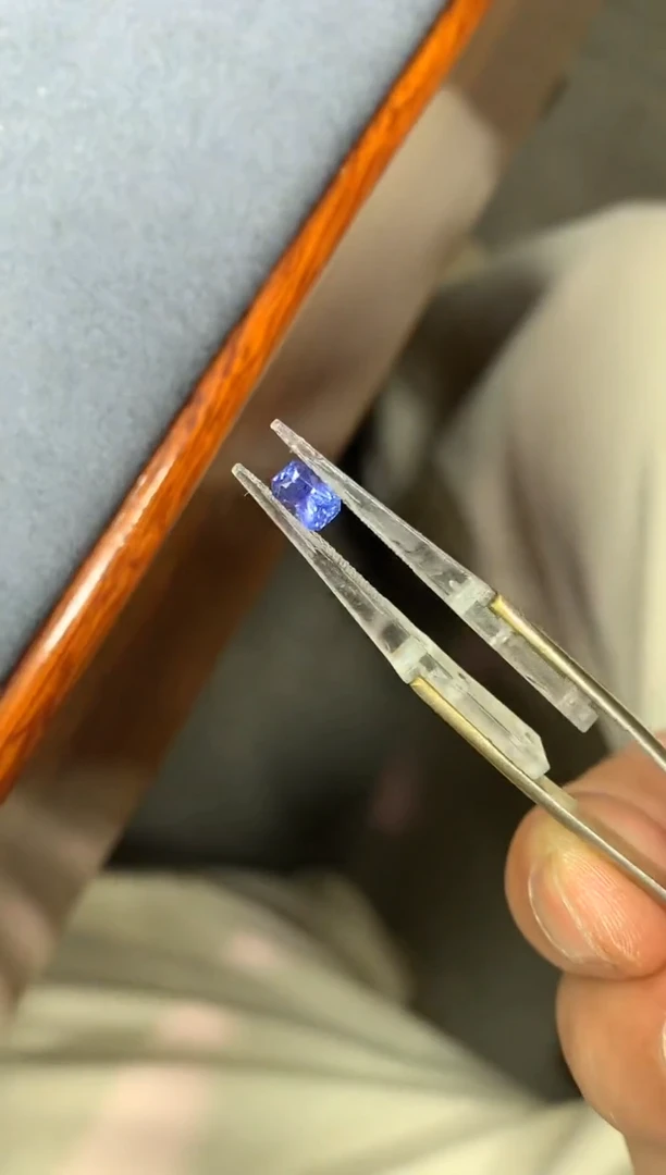 裸石蓝宝石1.05ct GUILD27708