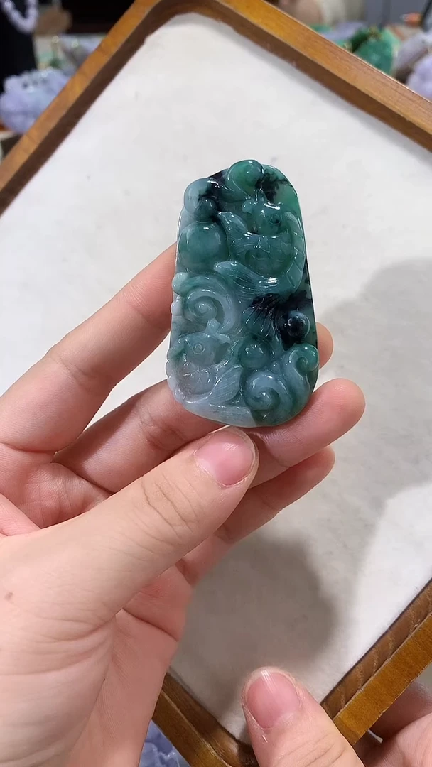 颈饰未镶嵌翡翠吊坠