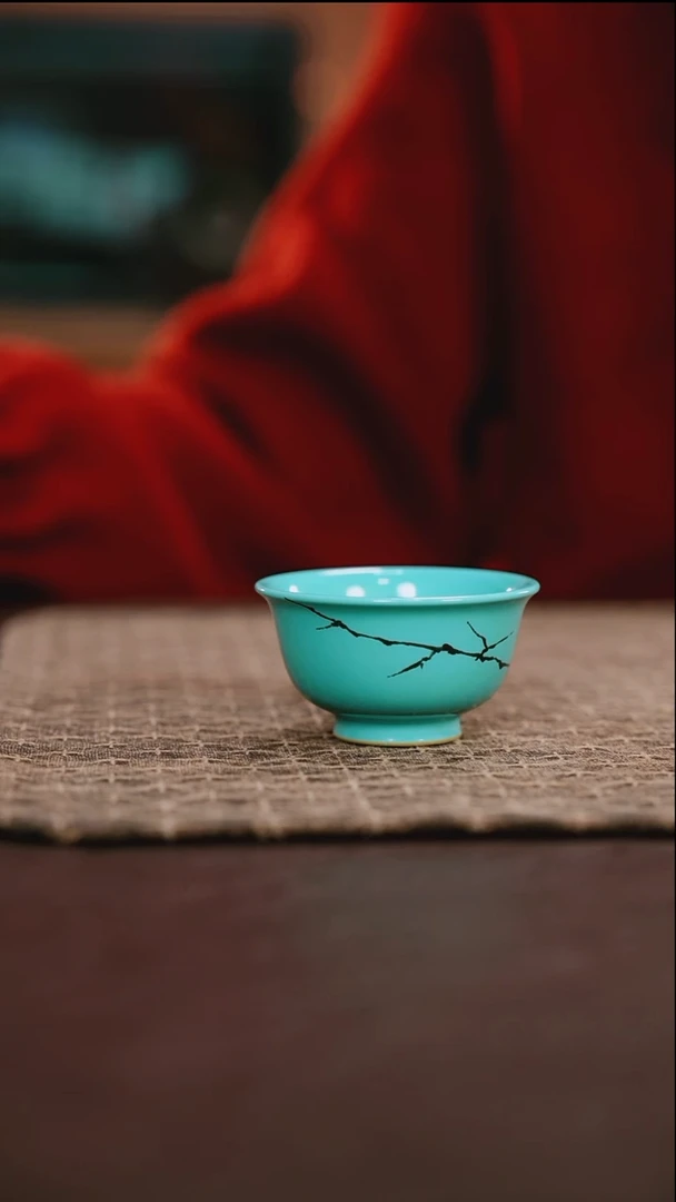 宝蕴阁松石绿釉小压手杯