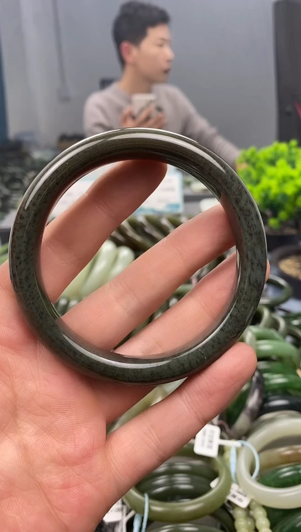 未镶嵌手镯和田玉62.5