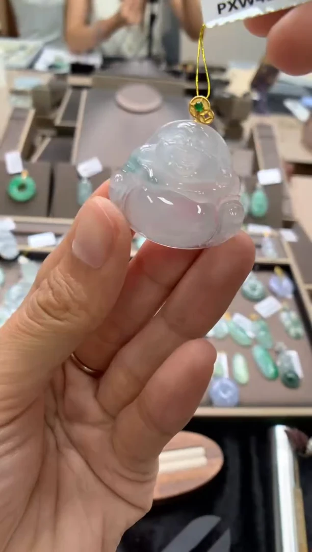 颈饰18K金镶嵌翡翠佛公