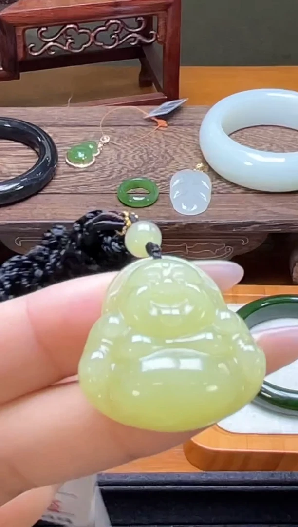 吊坠(不含链)未镶嵌和田玉若羌黄玉 佛公