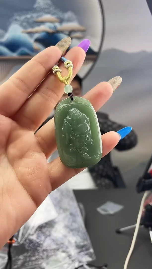 未镶嵌密玉绿色逍遥佛密玉（石英质玉）密玉绿色逍遥佛