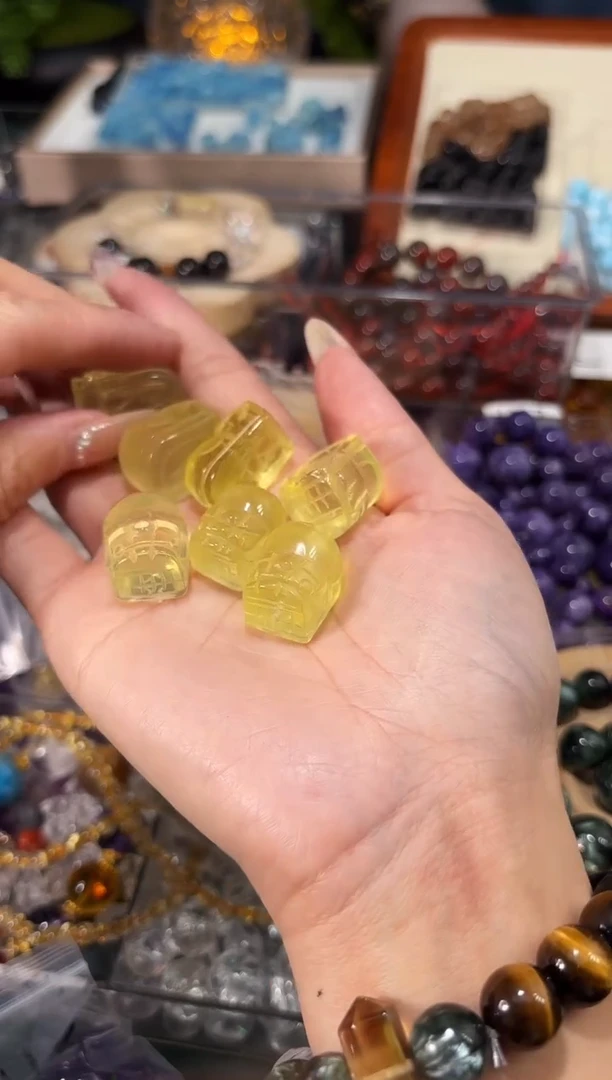 【闪购商品】水晶手串未镶嵌大黄水晶貔貅摆件一个