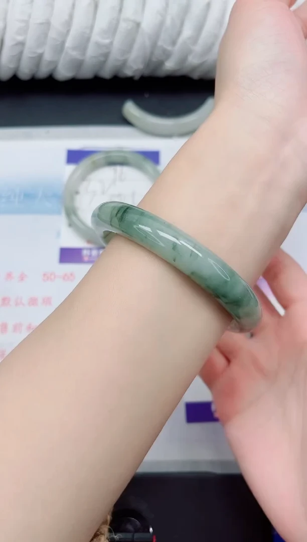 【闪购商品】石英质玉手镯未镶嵌97-62.5