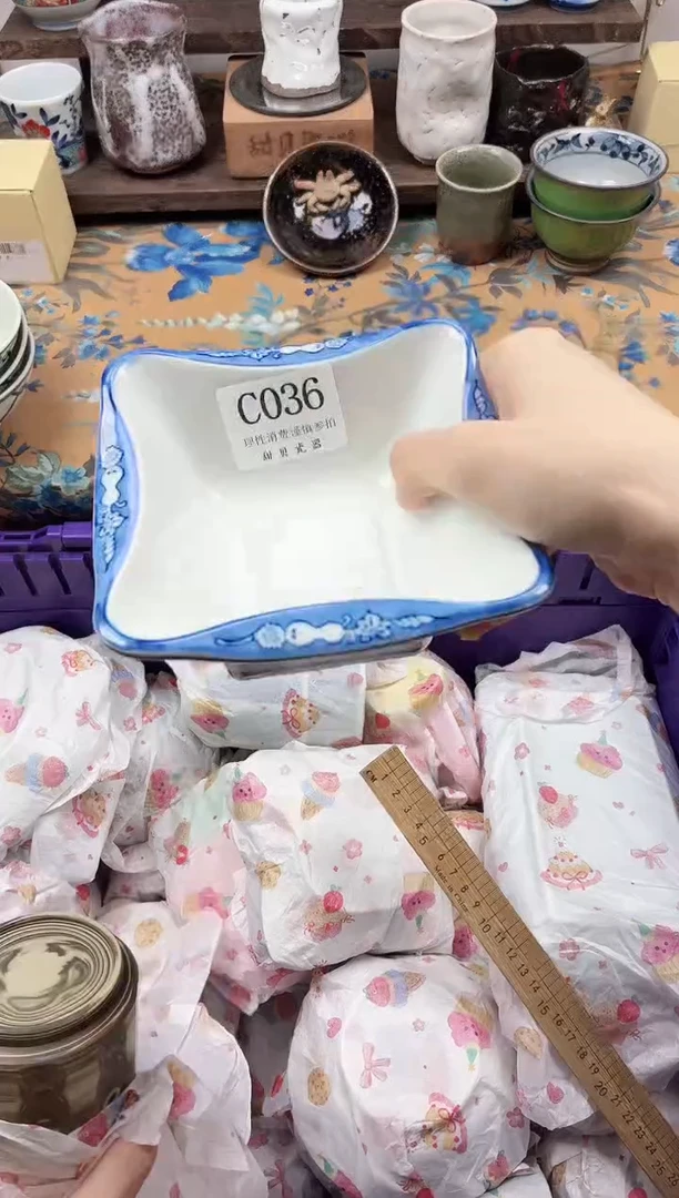 瓷片哈*奇                C036
