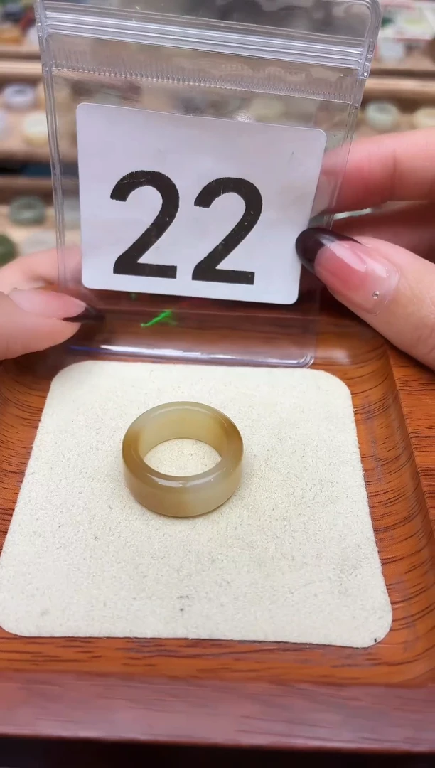 未镶嵌戒指和田玉12