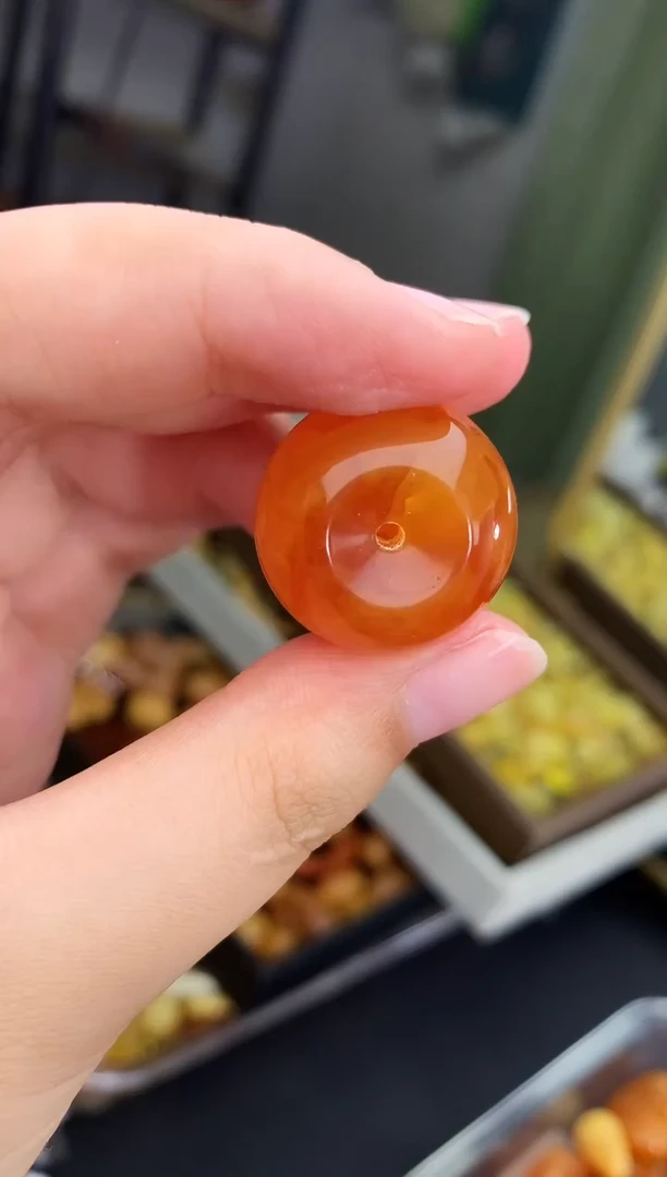 蜜蜡未镶嵌珠宝奇石93