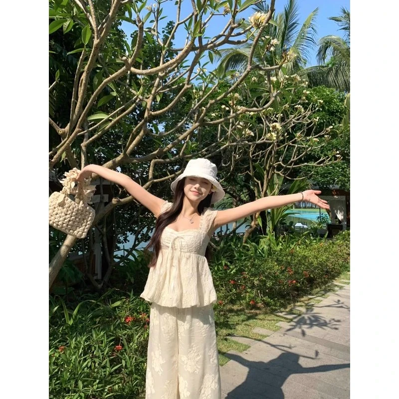 《飞鸟许愿池》法式提花重工短袖衬衫女夏季镂空花苞上衣
