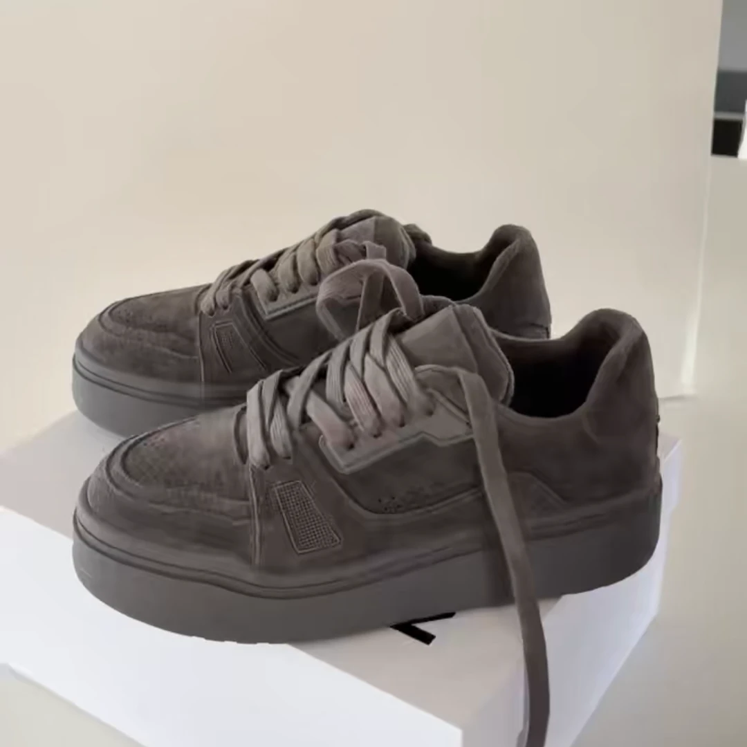 诗歌兰真皮女鞋2025冬新款简约百搭小众复古透气休闲板鞋运动鞋潮