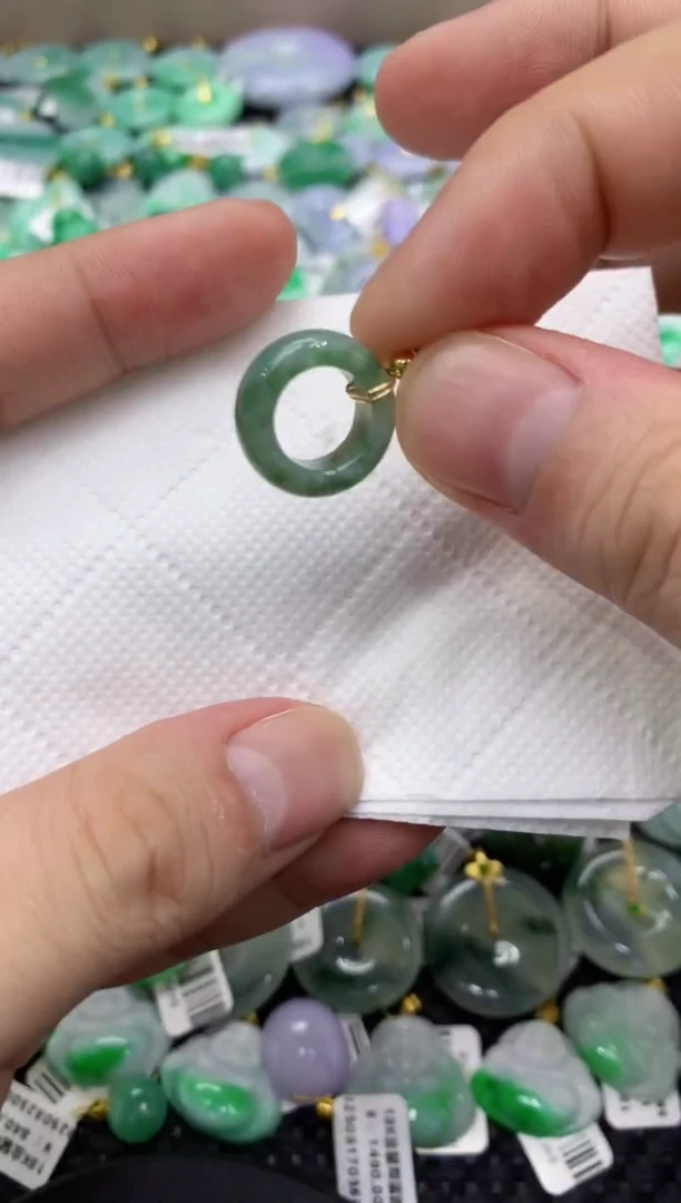 颈饰未镶嵌翡翠天然缅甸翡翠A货