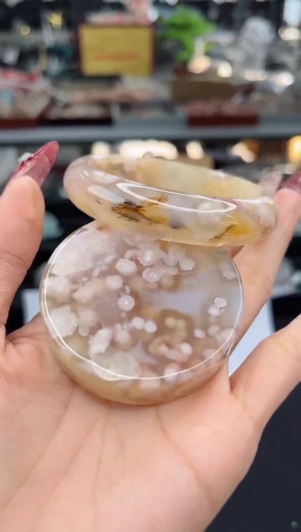 【闪购商品】石英质玉手镯未镶嵌57圈口（赠品镯心）3570183