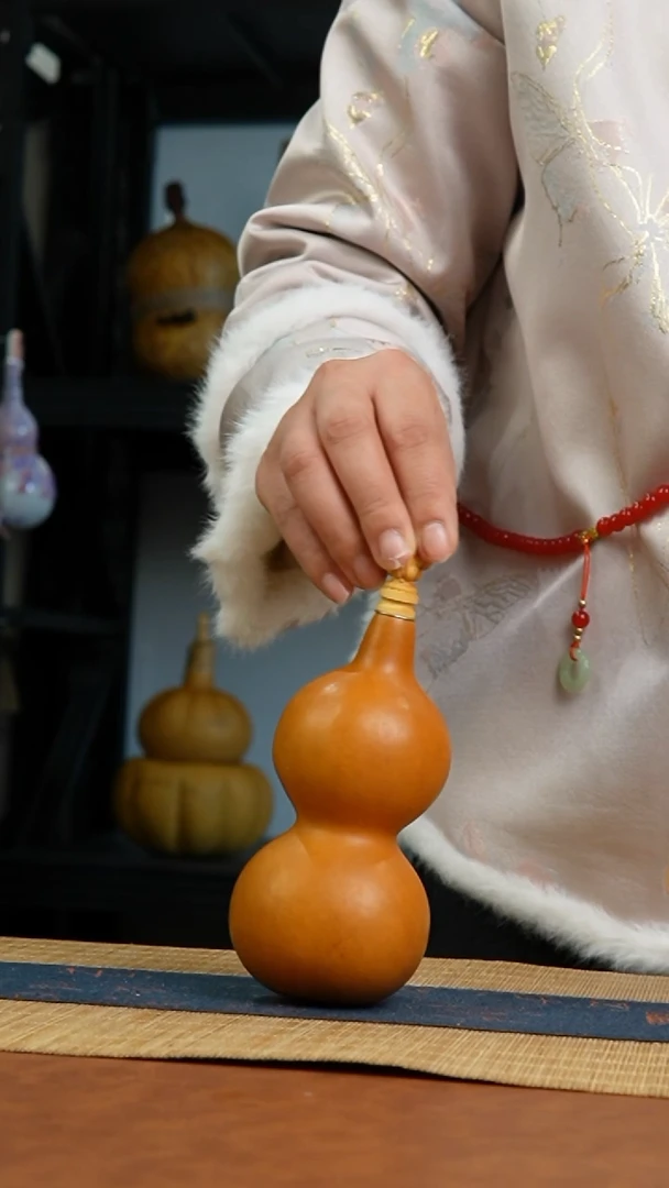 920号 天然热水酒葫芦 一物一拍（有瑕介意勿拍）