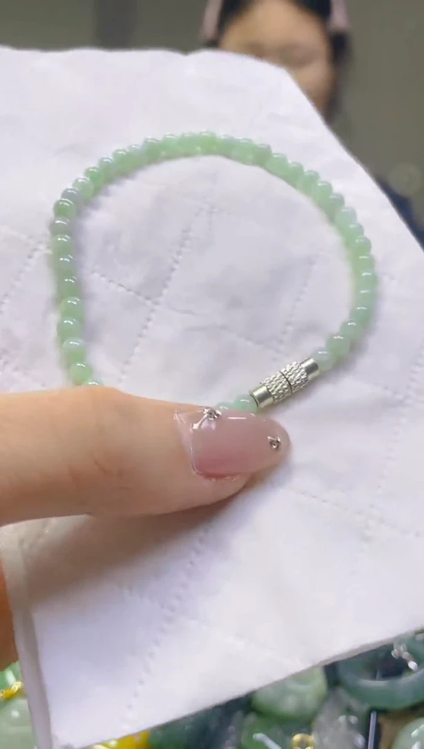 翡翠未镶嵌颈饰3MM/C/翡翠A货，一件也是批发价