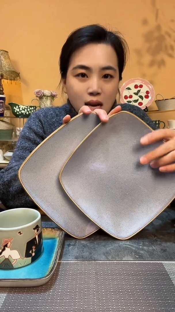 瓷片2个8英寸凸底盘  微瑕介意勿拍