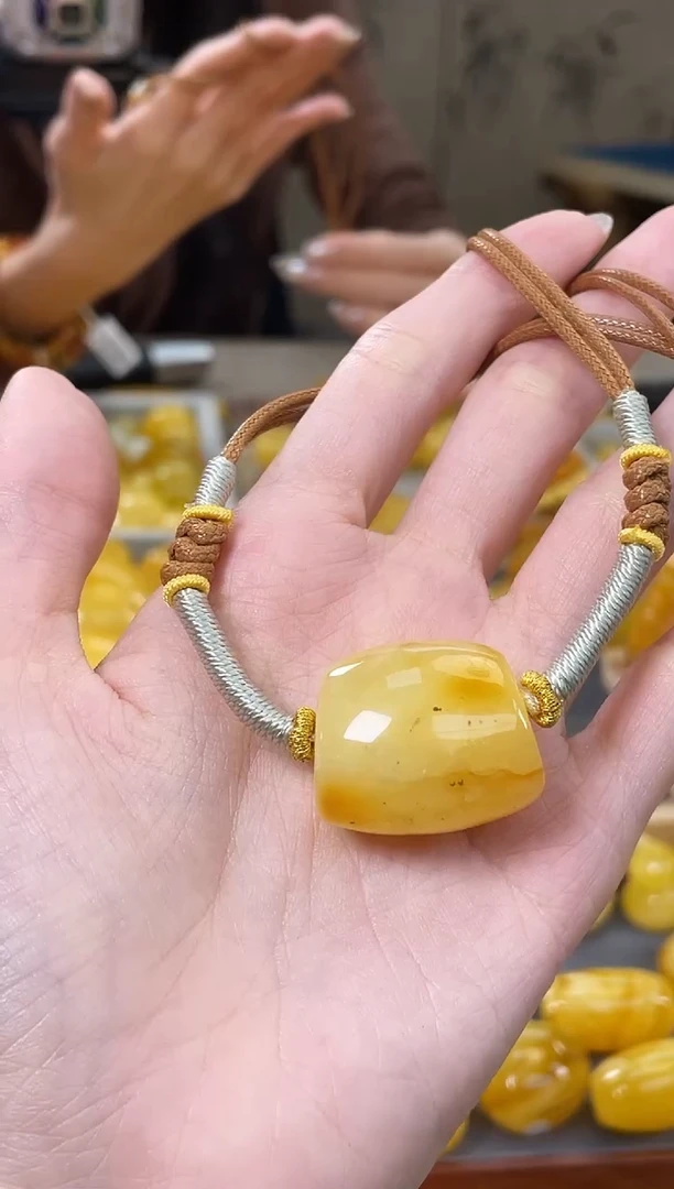 裸石琥珀未镶嵌J128微瑕