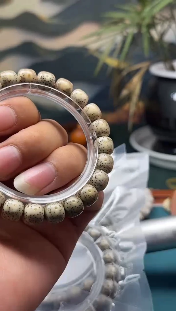 星月菩提吊坠S灰冰10*9  同枝果