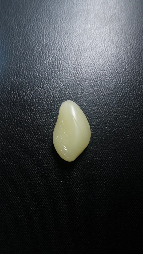 颈饰未镶嵌和田玉吊坠