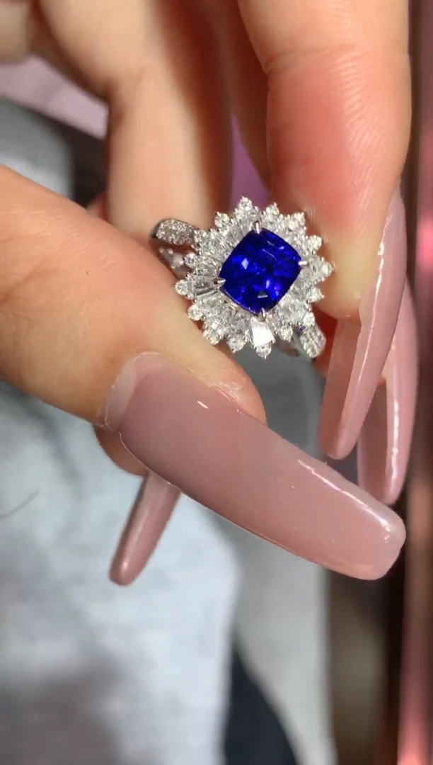戒指蓝宝石18K金镶嵌2.03ct