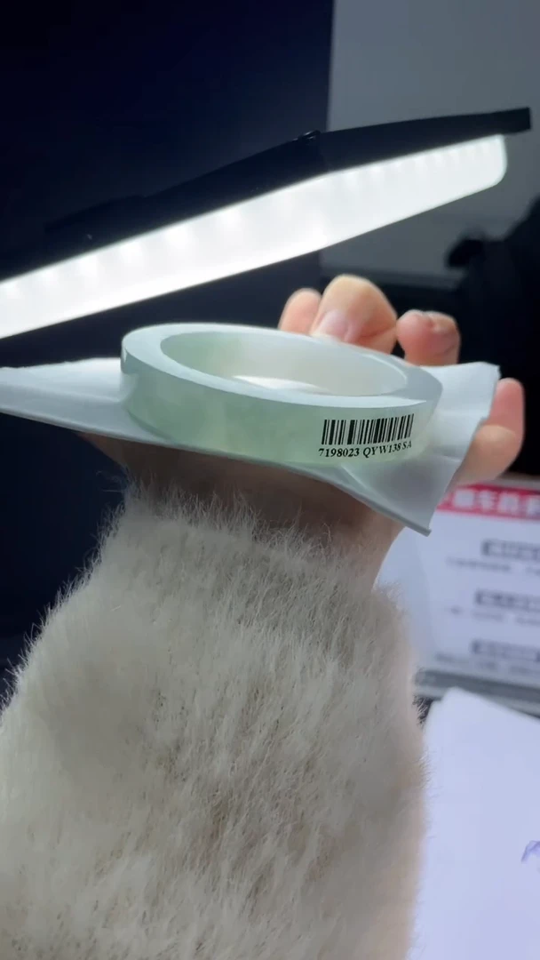 【闪购商品】定制翡翠手镯未镶嵌手镯DDS/发一件