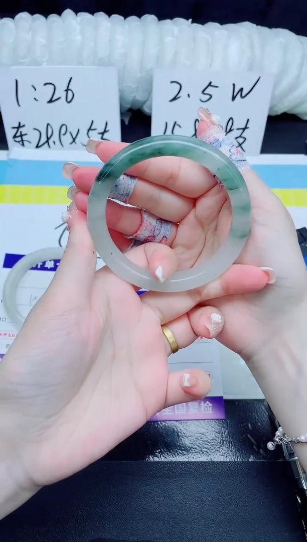 石英质玉手镯未镶嵌106-60.4