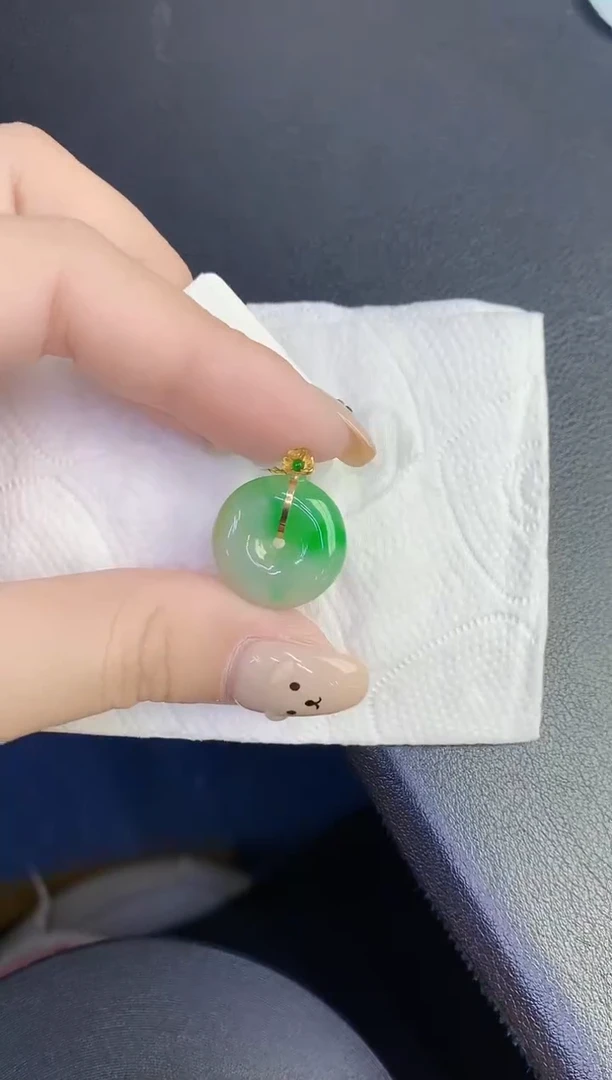 颈饰18K金镶嵌翡翠缅甸天然翡翠A货