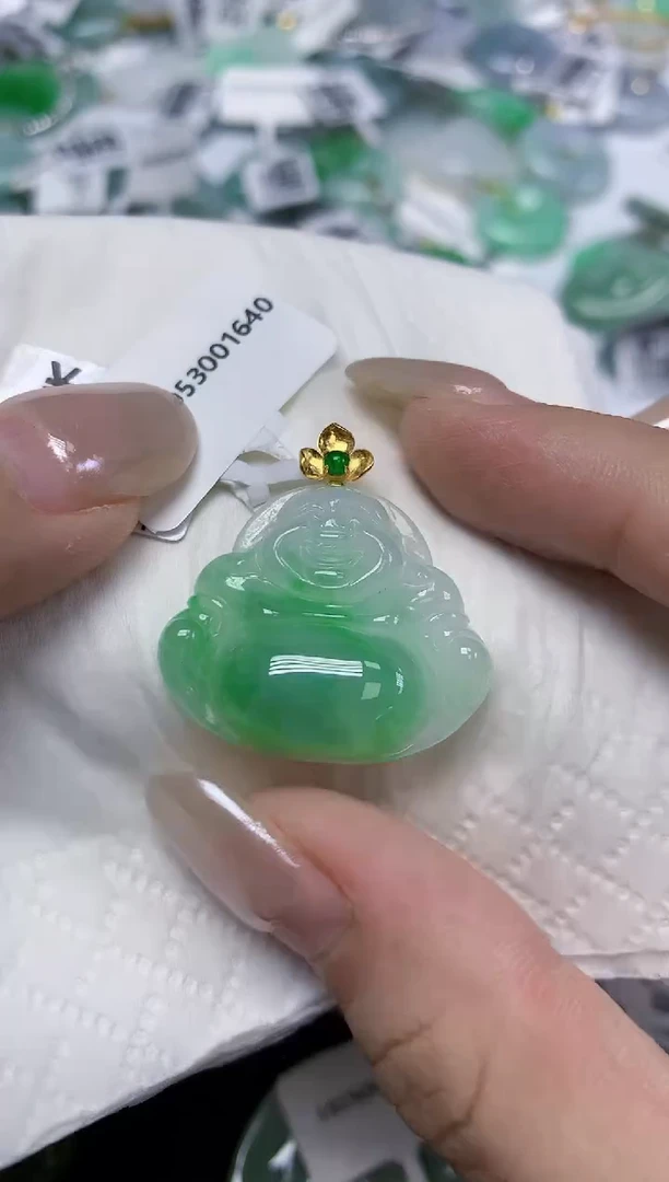 翡翠18K金镶嵌颈饰天然缅甸翡翠A货
