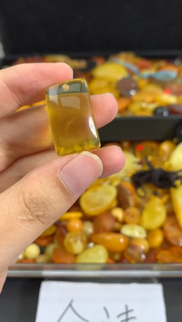 蜜蜡未镶嵌珠宝奇石4