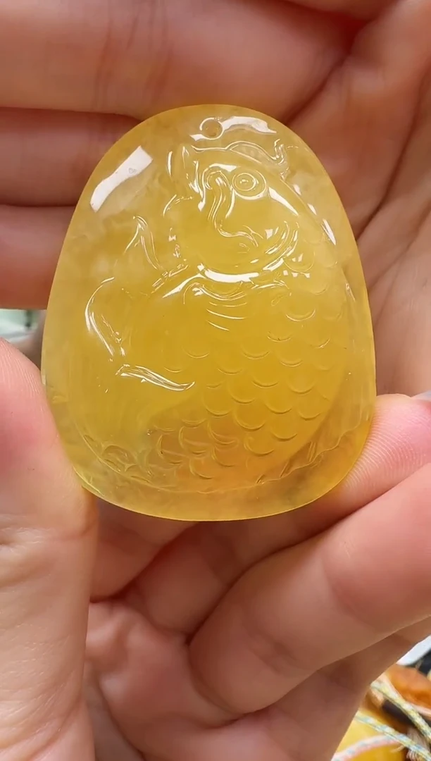 裸石琥珀未镶嵌如图