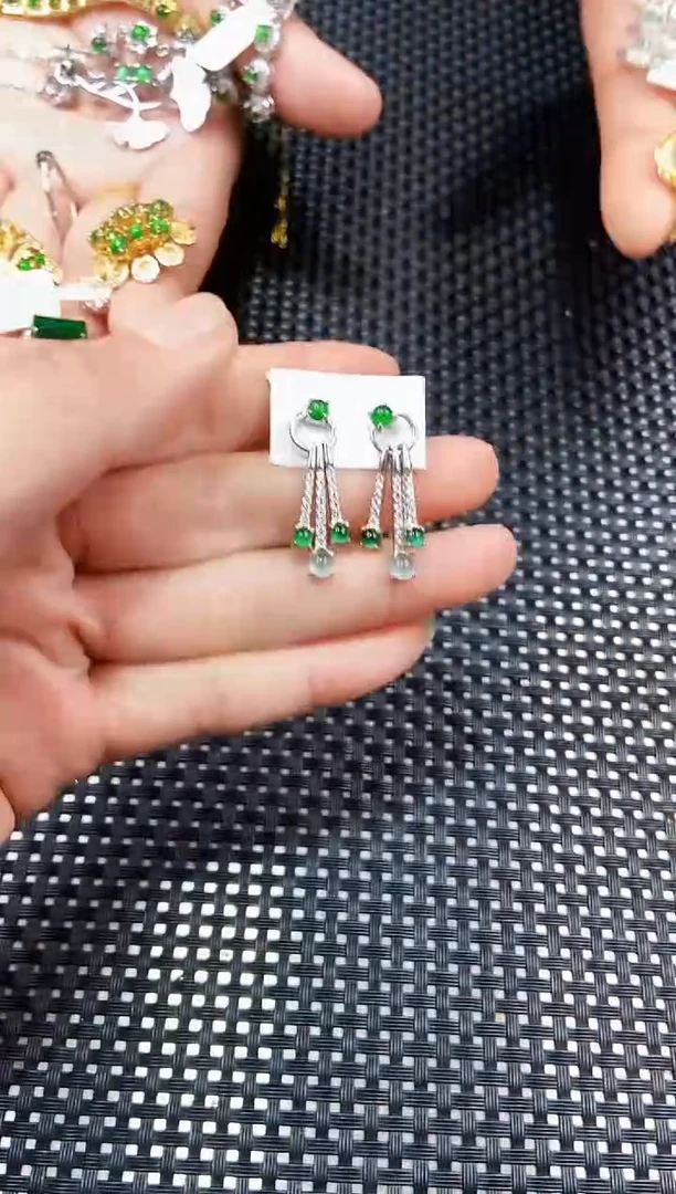 【闪购商品】翡翠耳饰未镶嵌111111111