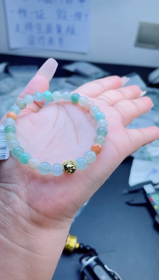 翡翠戒指未镶嵌珠串