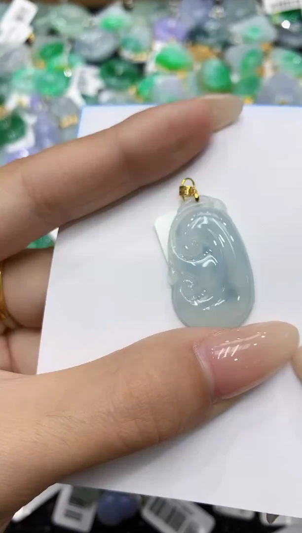 翡翠18K金镶嵌颈饰111111111111