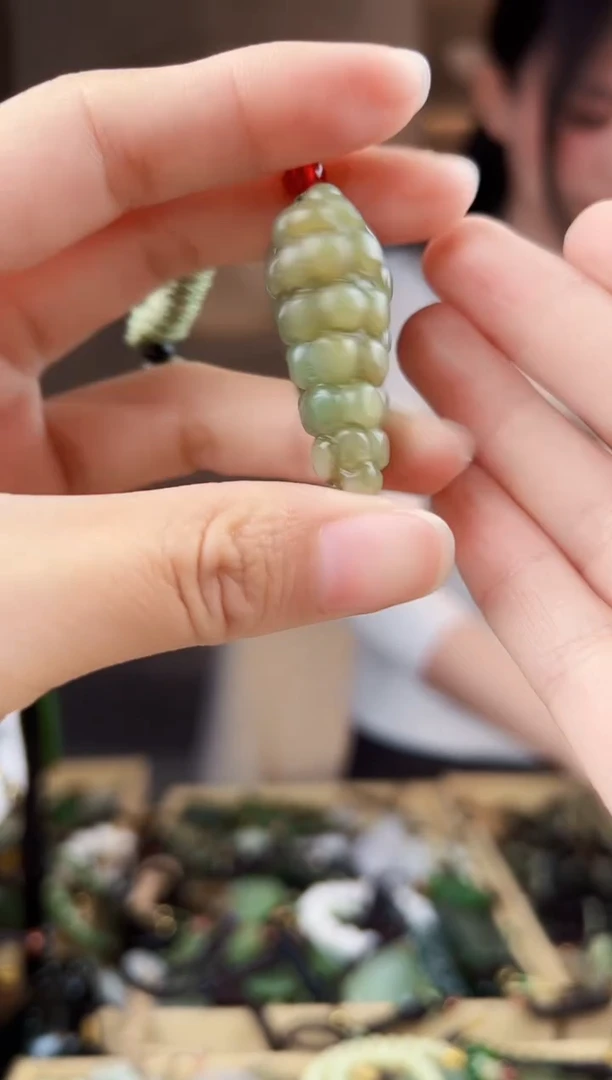 颈饰未镶嵌和田玉拍一发一，多样性发货