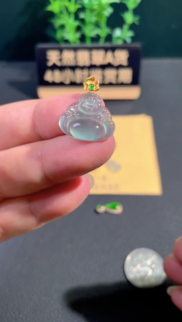 颈饰18K金镶嵌翡翠翡翠