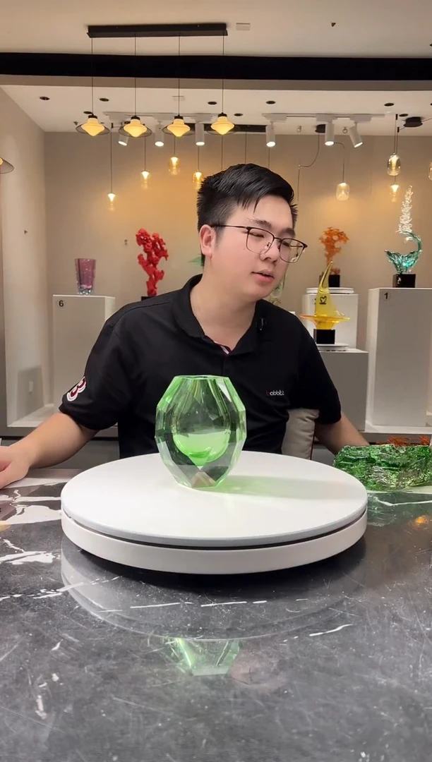摆件巴比特美学-翠绿冷磨香薰瓶