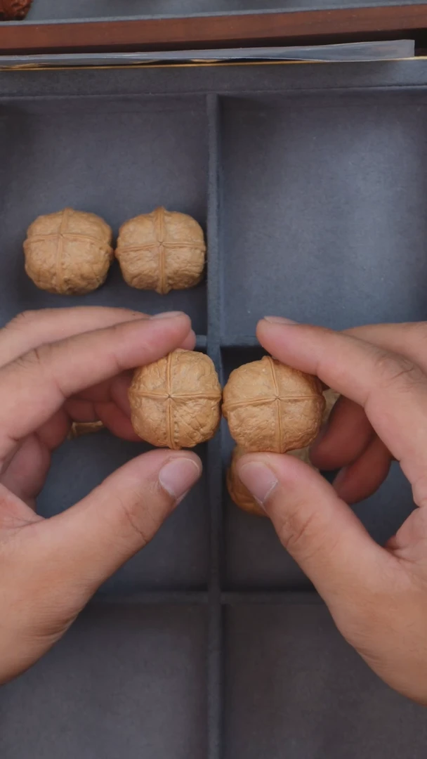 把件文玩核桃野生四棱