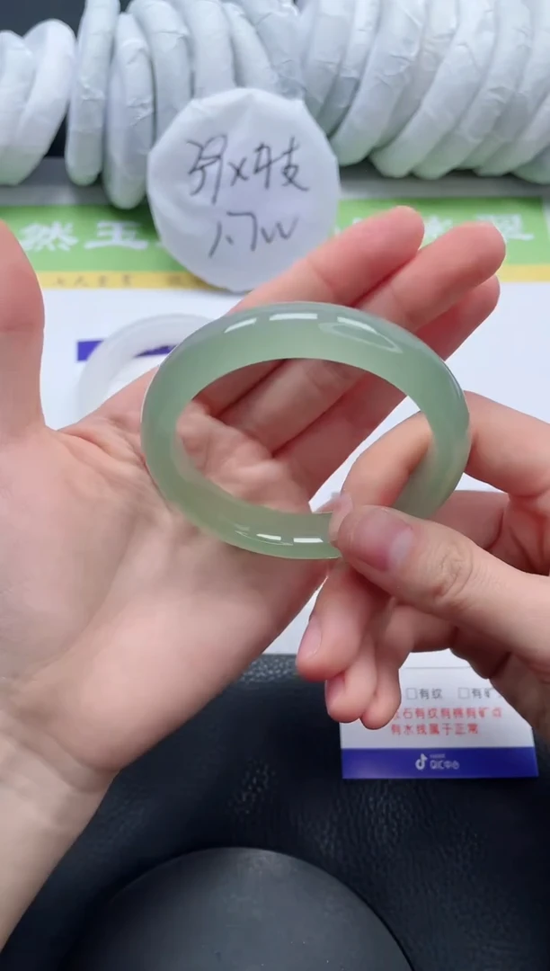 【闪购商品】石英质玉手镯未镶嵌A171-54+