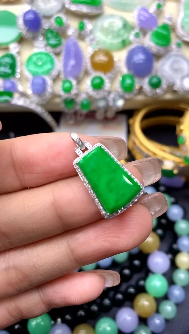 颈饰18K金镶嵌翡翠202-中国好珍宝