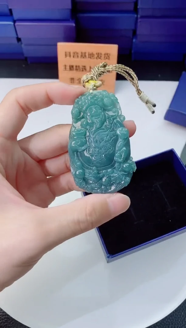 翡翠未镶嵌颈饰1