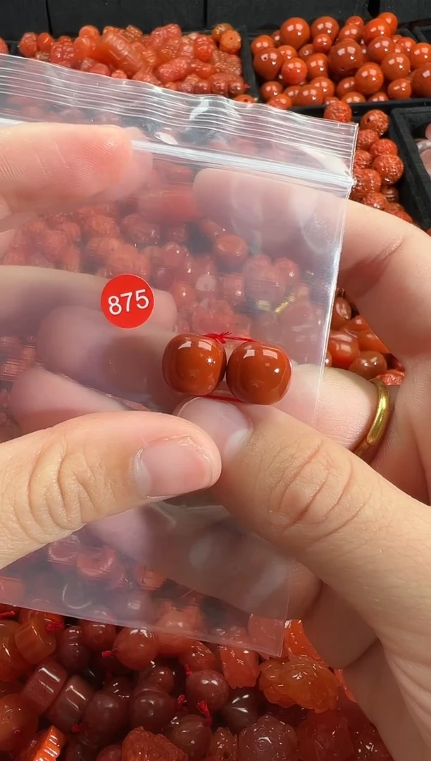 颈饰未镶嵌南红玛瑙1