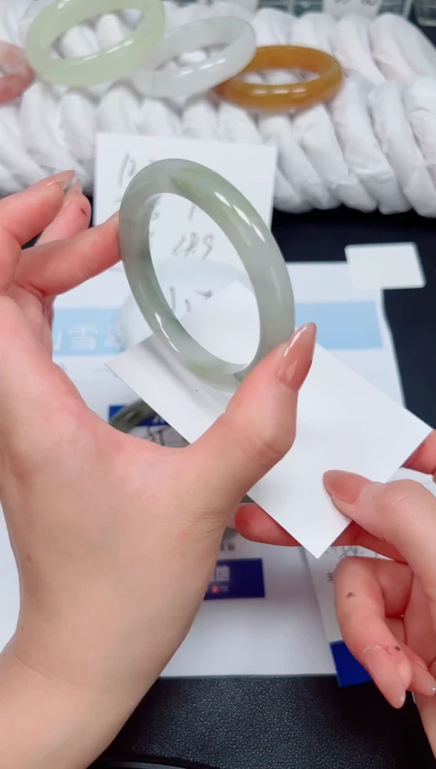 未镶嵌手镯石英质玉56-54.7