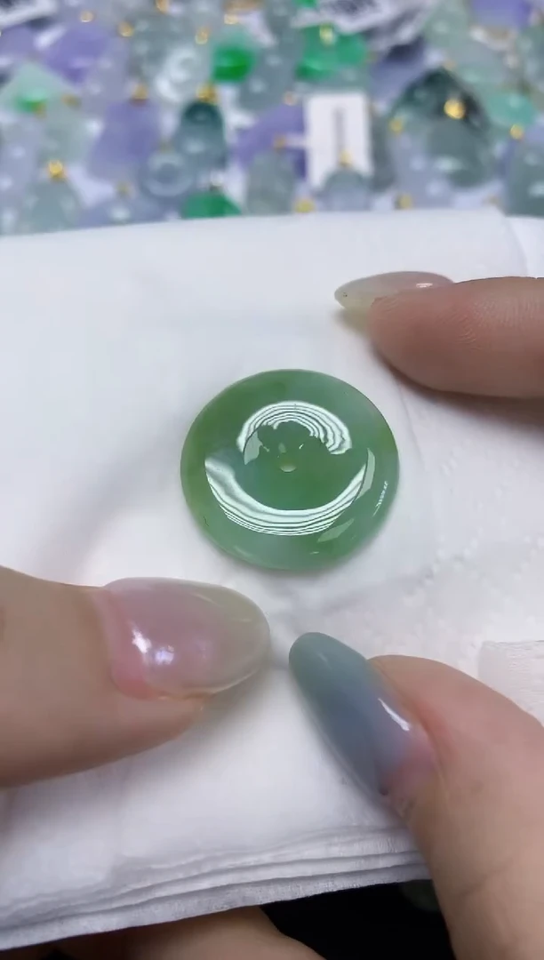 翡翠未镶嵌颈饰天然缅甸翡翠A货