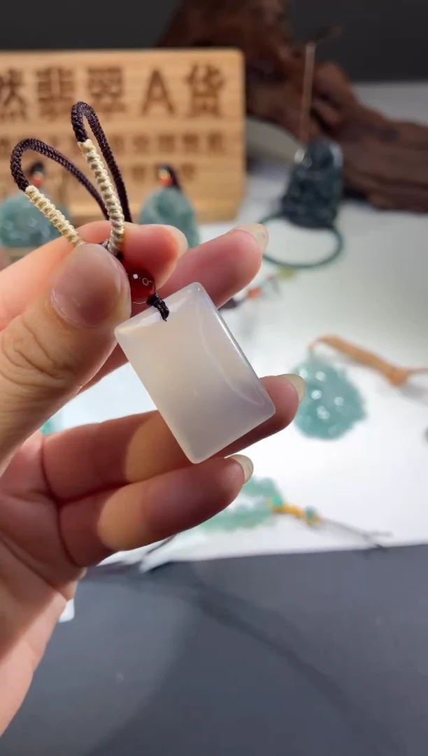 未镶嵌吊坠(不含链)玛瑙/玉髓无事牌（多样性发一）