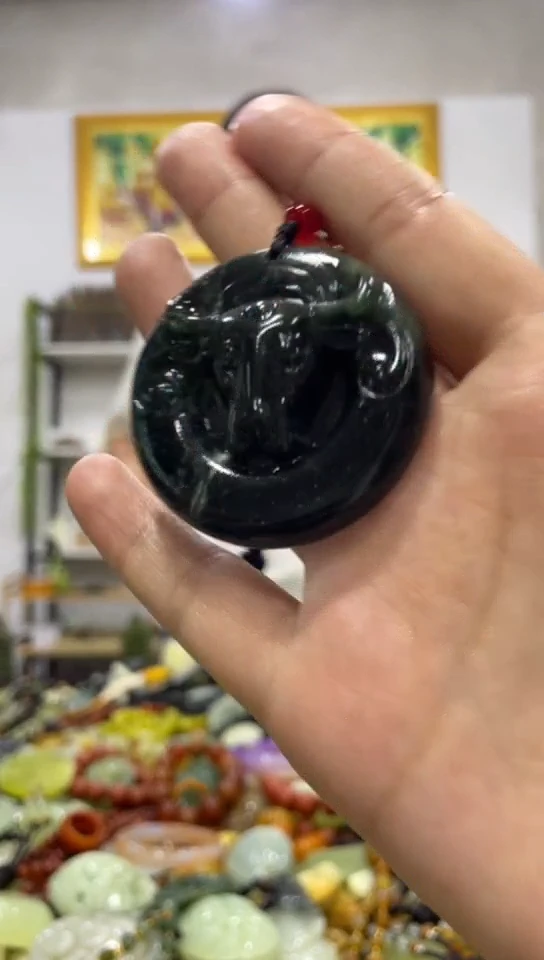 未镶嵌岫玉吊坠